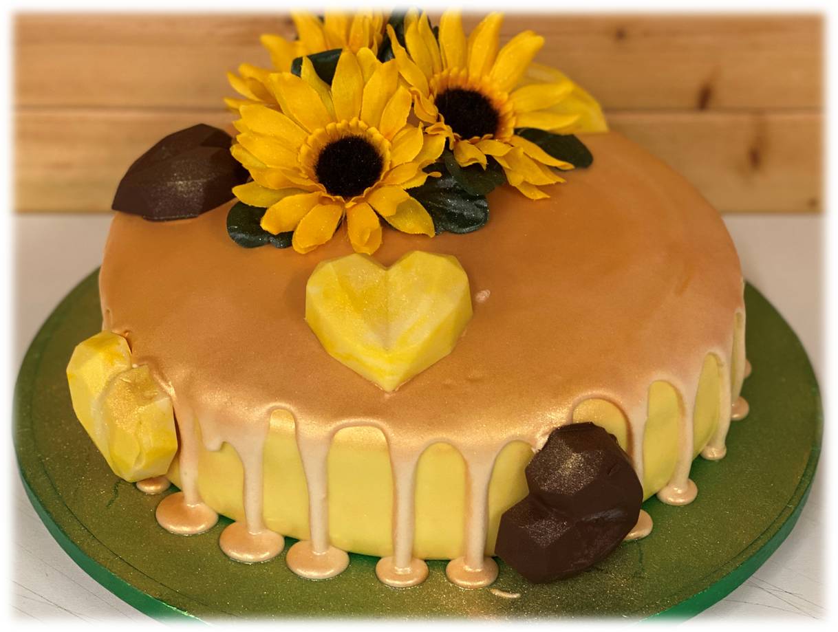 Sunflower drip cake.jpg